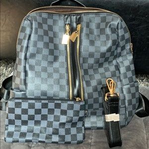 NWOT unbranded blue/gray checker purse/backpack